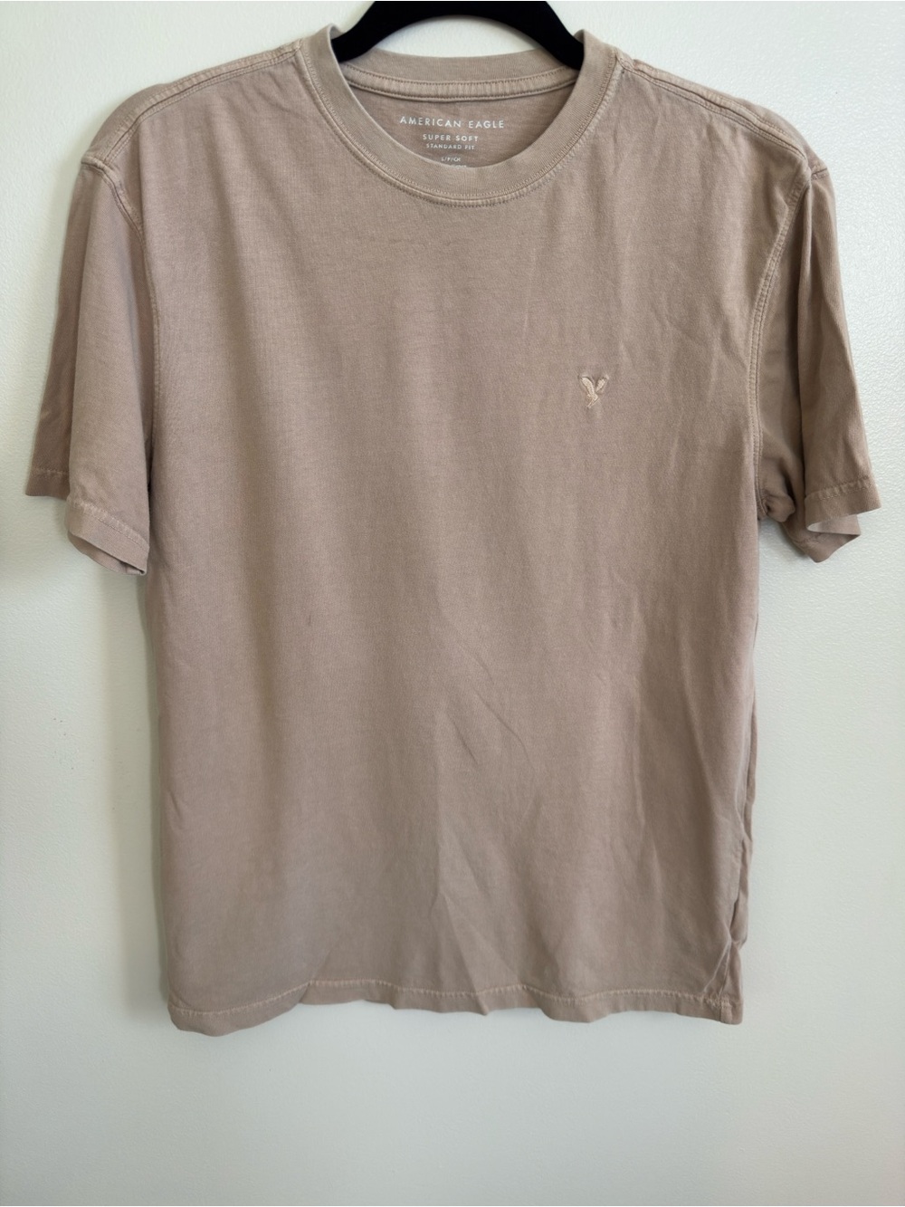 American Eagle Outfitters Men’s Crewneck Tee in Taupe Brown